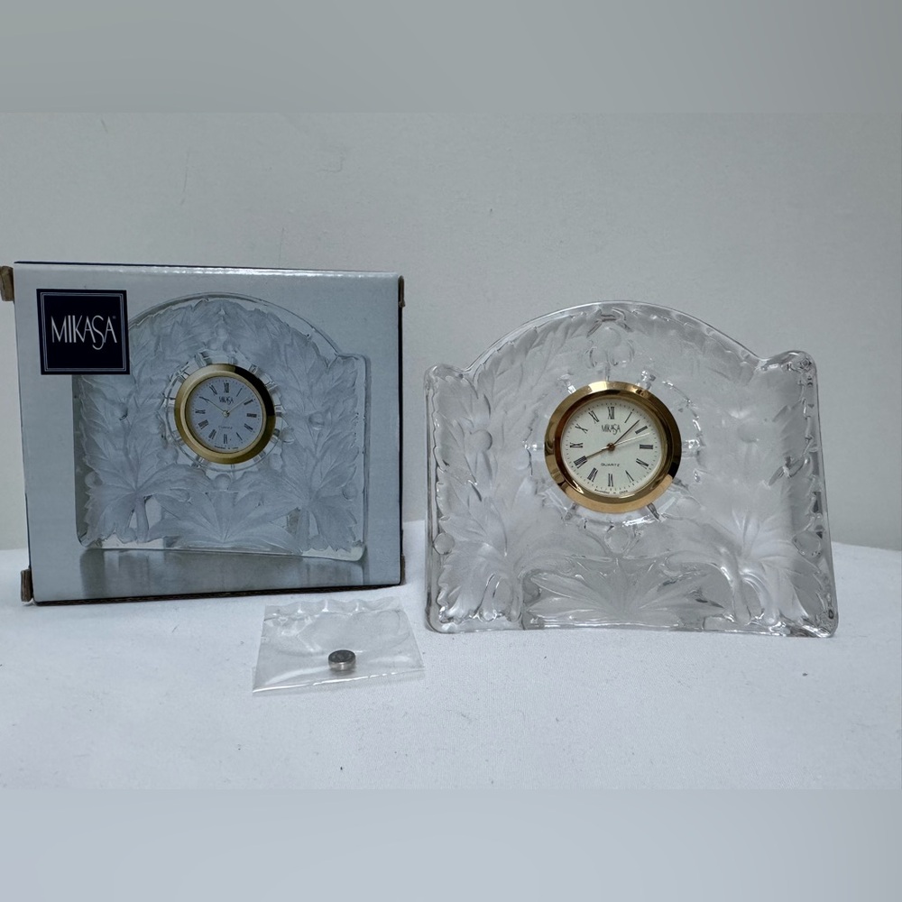 Vintage Mikasa Elegant Crystal Clock with Gold Accents (NWT).